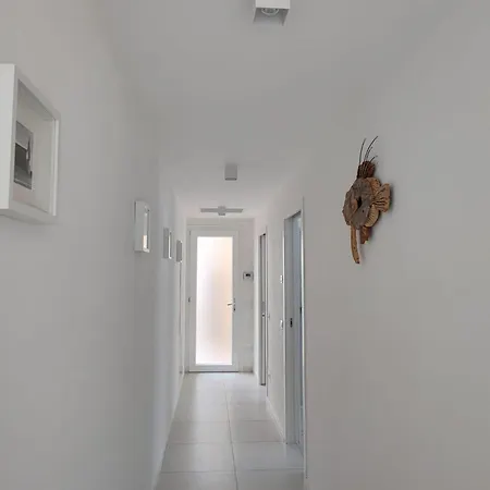 Mare Int 1 * קאורלה